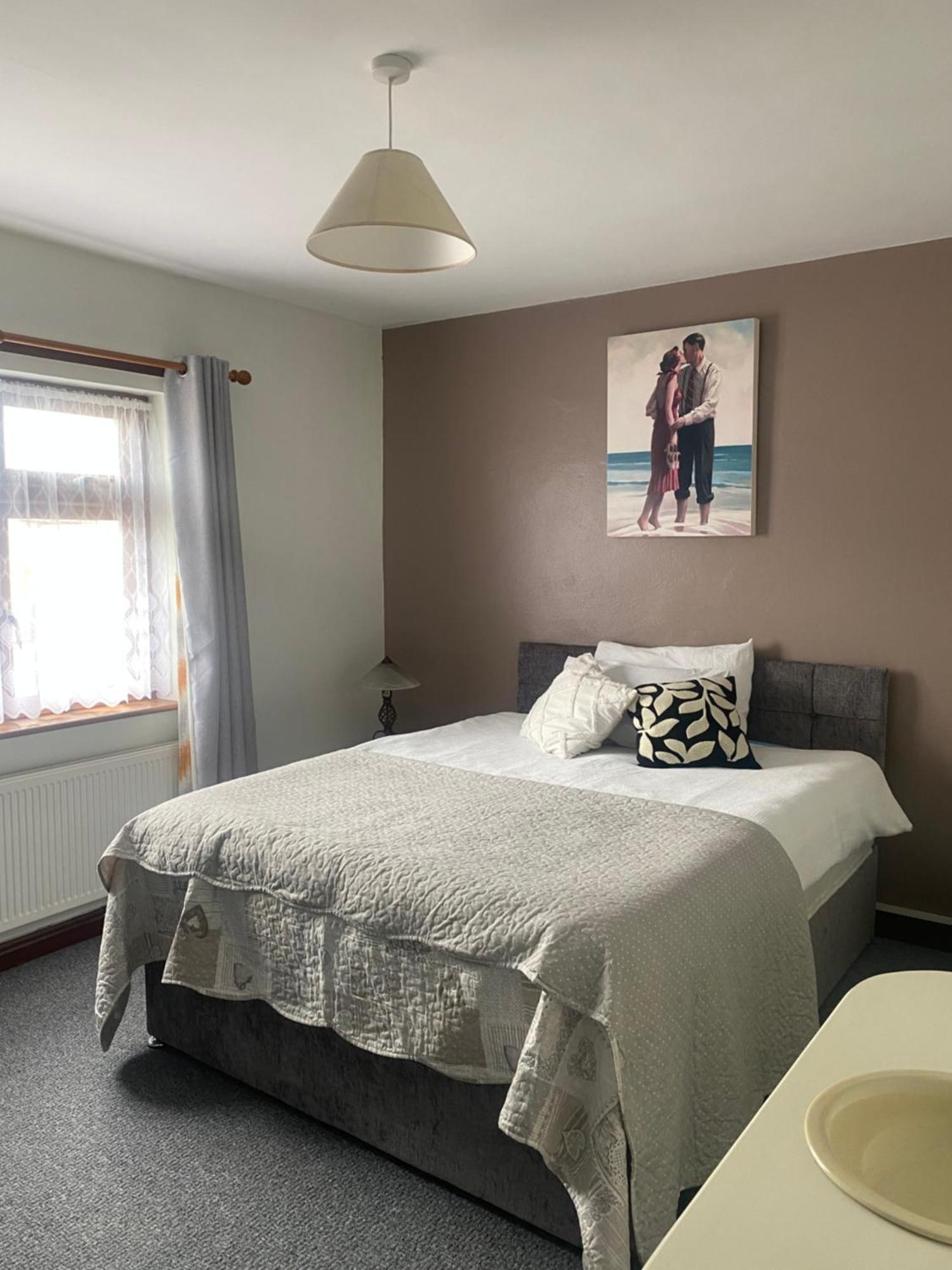 Bluebell Apartment Sleeps 7 Only Let As Whole Apartment Blennerville 외부 사진